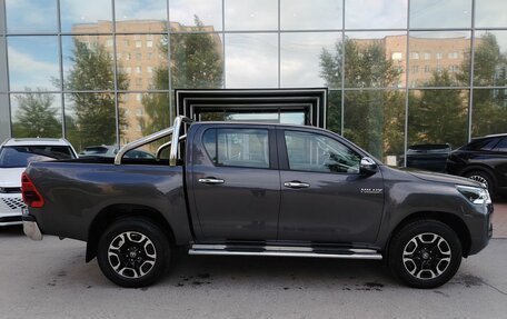 Toyota Hilux VIII, 2021 год, 4 699 000 рублей, 5 фотография