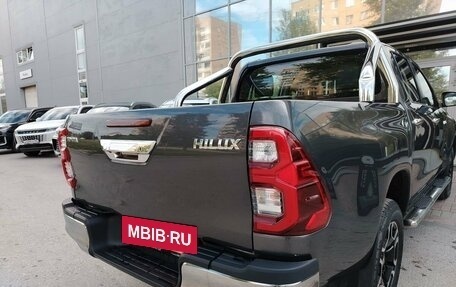 Toyota Hilux VIII, 2021 год, 4 699 000 рублей, 7 фотография