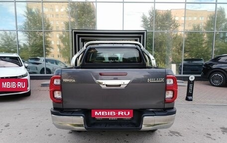 Toyota Hilux VIII, 2021 год, 4 699 000 рублей, 8 фотография