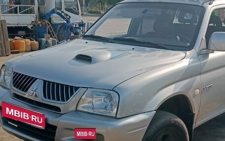 Mitsubishi L200 III рестайлинг, 2004 год, 850 000 рублей, 1 фотография