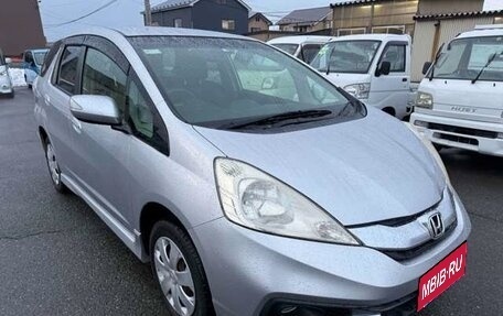 Honda Fit Shuttle I рестайлинг, 2014 год, 825 000 рублей, 3 фотография