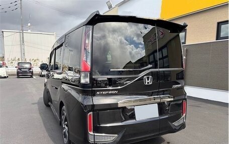 Honda Stepwgn IV, 2021 год, 2 107 000 рублей, 3 фотография
