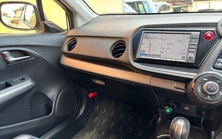 Honda Insight II рестайлинг, 2014 год, 810 000 рублей, 15 фотография