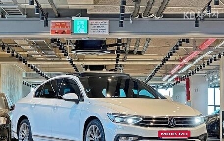 Volkswagen Passat B8 рестайлинг, 2022 год, 2 597 000 рублей, 3 фотография