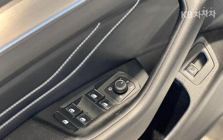 Volkswagen Passat B8 рестайлинг, 2022 год, 2 597 000 рублей, 15 фотография