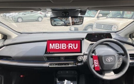 Toyota Prius IV XW50, 2023 год, 2 760 000 рублей, 7 фотография