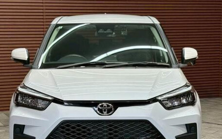 Toyota Raize I, 2022 год, 990 000 рублей, 2 фотография
