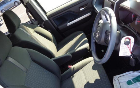 Toyota Roomy I, 2022 год, 650 000 рублей, 8 фотография