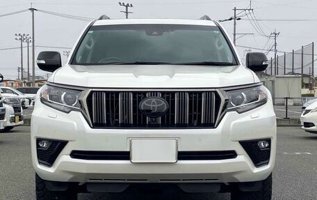 Toyota Land Cruiser Prado 150 рестайлинг 2, 2021 год, 3 199 000 рублей, 6 фотография
