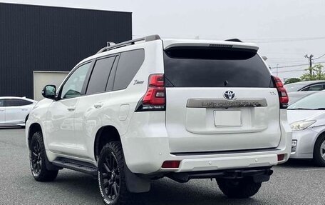 Toyota Land Cruiser Prado 150 рестайлинг 2, 2021 год, 3 199 000 рублей, 4 фотография