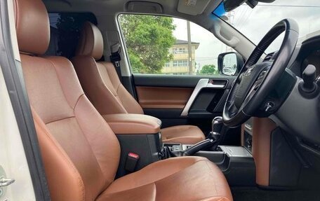 Toyota Land Cruiser Prado 150 рестайлинг 2, 2021 год, 3 199 000 рублей, 9 фотография