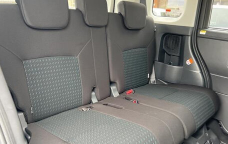 Toyota Roomy I, 2022 год, 650 000 рублей, 6 фотография