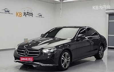 Mercedes-Benz E-Класс, 2022 год, 3 700 000 рублей, 1 фотография