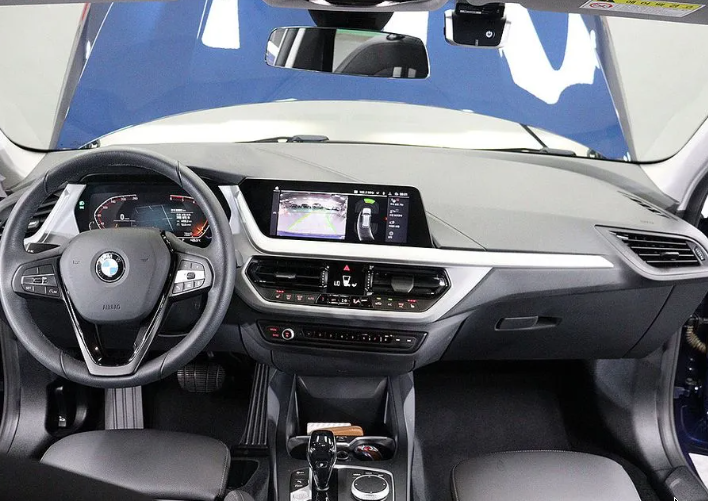 BMW 1 серия F40, 2020 год, 3 050 000 рублей, 6 фотография