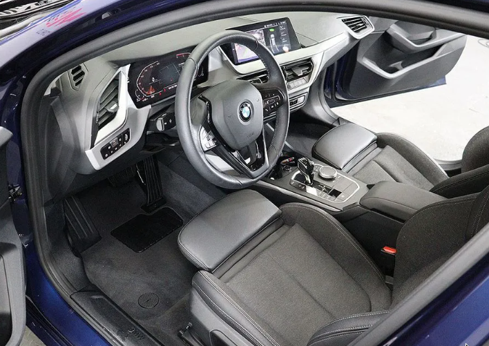 BMW 1 серия F40, 2020 год, 3 050 000 рублей, 9 фотография