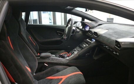 Lamborghini Huracán, 2019 год, 29 000 000 рублей, 7 фотография