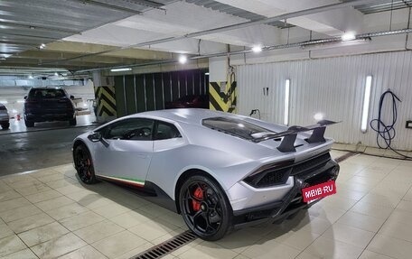 Lamborghini Huracán, 2019 год, 29 000 000 рублей, 4 фотография