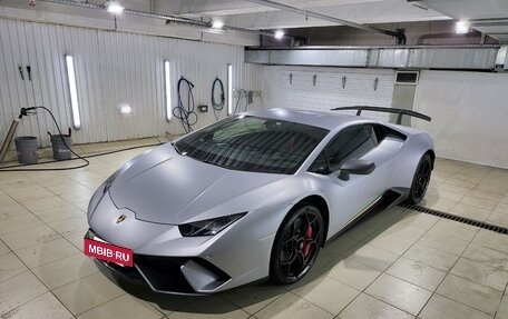 Lamborghini Huracán, 2019 год, 29 000 000 рублей, 3 фотография
