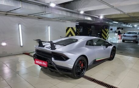 Lamborghini Huracán, 2019 год, 29 000 000 рублей, 2 фотография