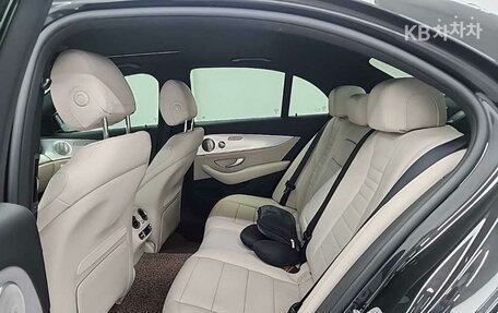 Mercedes-Benz E-Класс, 2022 год, 3 700 000 рублей, 11 фотография