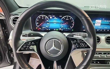 Mercedes-Benz E-Класс, 2022 год, 3 700 000 рублей, 8 фотография