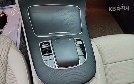 Mercedes-Benz E-Класс, 2022 год, 3 700 000 рублей, 15 фотография