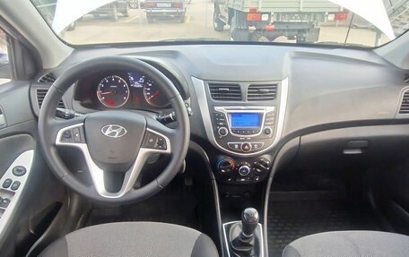 Hyundai Solaris II рестайлинг, 2013 год, 795 000 рублей, 4 фотография