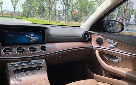 Mercedes-Benz E-Класс, 2022 год, 5 фотография