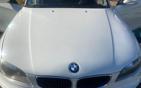 BMW 1 серия, 2010 год, 820 000 рублей, 24 фотография