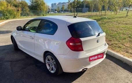 BMW 1 серия, 2010 год, 820 000 рублей, 21 фотография