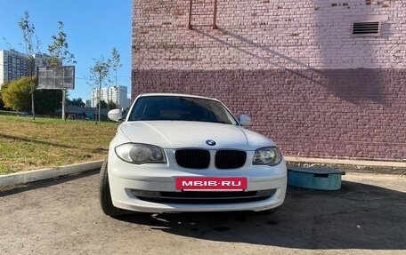 BMW 1 серия, 2010 год, 820 000 рублей, 23 фотография