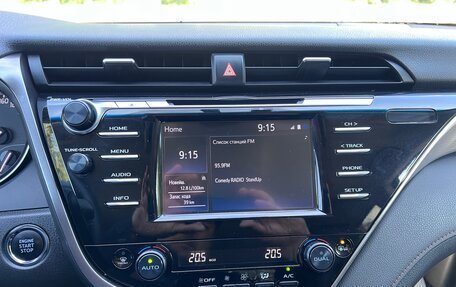 Toyota Camry, 2019 год, 2 300 000 рублей, 9 фотография