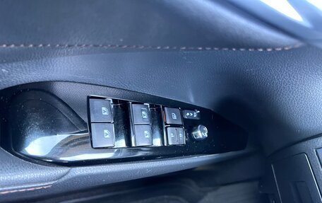 Toyota Camry, 2019 год, 2 300 000 рублей, 13 фотография
