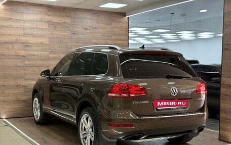 Volkswagen Touareg III, 2011 год, 2 850 000 рублей, 8 фотография