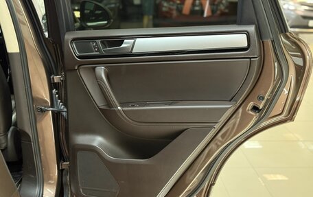 Volkswagen Touareg III, 2011 год, 2 850 000 рублей, 21 фотография