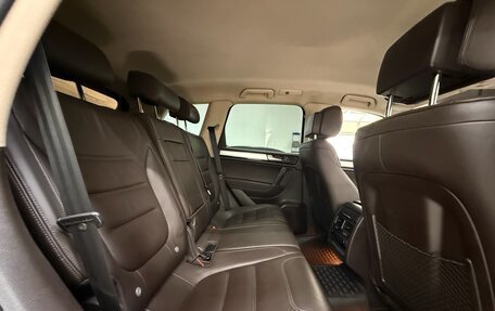 Volkswagen Touareg III, 2011 год, 2 850 000 рублей, 24 фотография