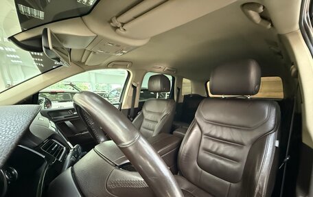 Volkswagen Touareg III, 2011 год, 2 850 000 рублей, 30 фотография
