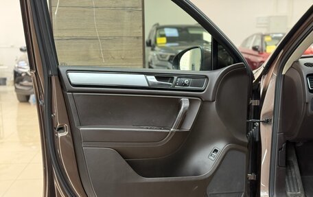 Volkswagen Touareg III, 2011 год, 2 850 000 рублей, 26 фотография