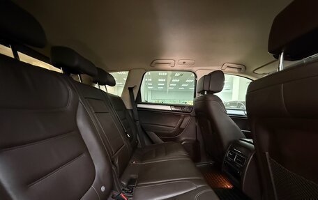 Volkswagen Touareg III, 2011 год, 2 850 000 рублей, 37 фотография