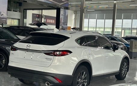 Mazda CX-4, 2021 год, 1 850 000 рублей, 4 фотография