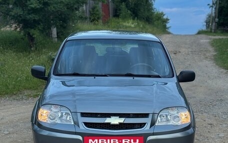 Chevrolet Niva I рестайлинг, 2016 год, 645 000 рублей, 2 фотография