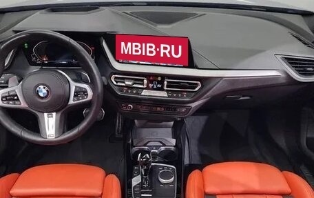 BMW 1 серия, 2022 год, 2 620 066 рублей, 2 фотография