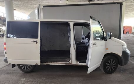 Volkswagen Transporter T5 рестайлинг, 2008 год, 800 000 рублей, 2 фотография