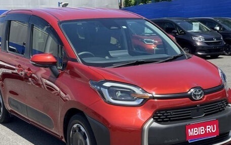 Toyota Sienta, 2022 год, 1 075 000 рублей, 2 фотография