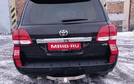 Toyota Land Cruiser 200, 2010 год, 2 319 000 рублей, 4 фотография