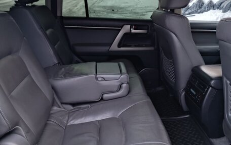 Toyota Land Cruiser 200, 2010 год, 2 319 000 рублей, 15 фотография