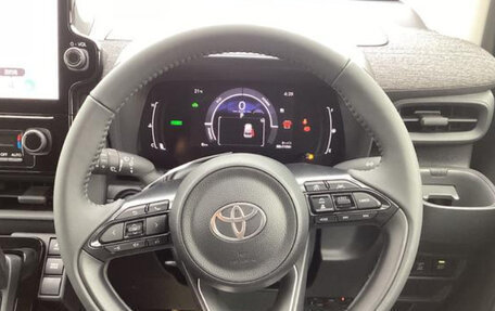 Toyota Sienta, 2022 год, 1 075 000 рублей, 7 фотография