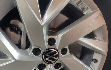 Volkswagen Tiguan II, 2021 год, 4 500 000 рублей, 4 фотография