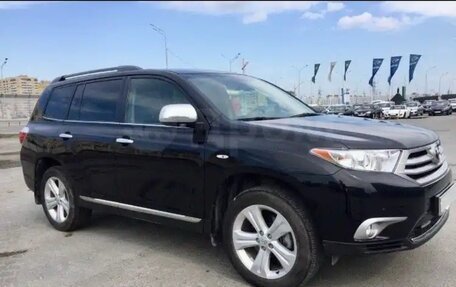 Toyota Highlander III, 2012 год, 2 350 000 рублей, 2 фотография