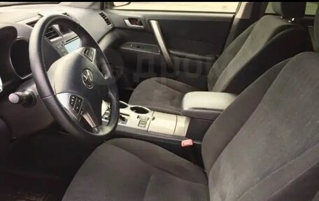 Toyota Highlander III, 2012 год, 2 350 000 рублей, 10 фотография